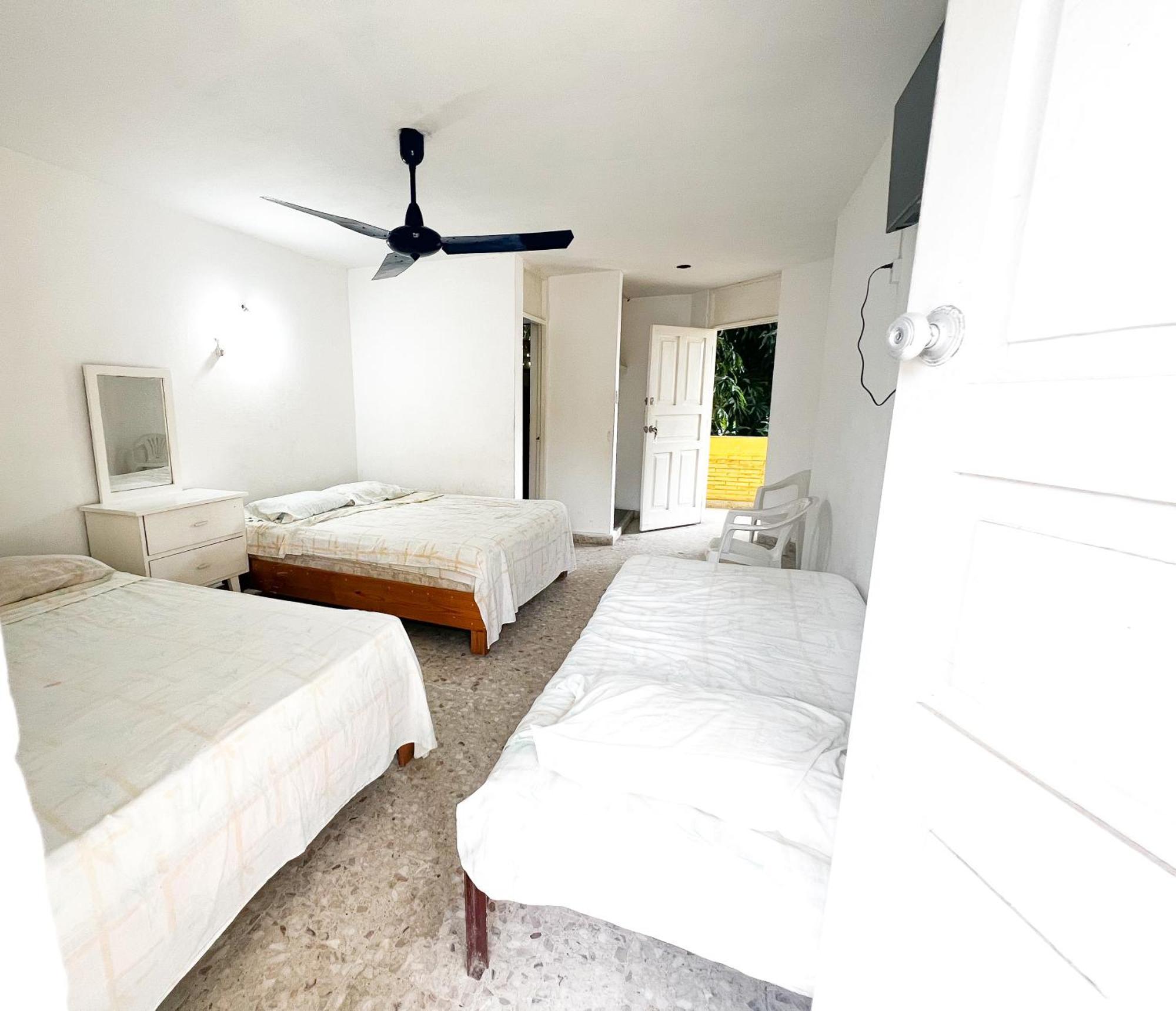 Casa De Huespedes Walton Hotel Акапулко Екстериор снимка