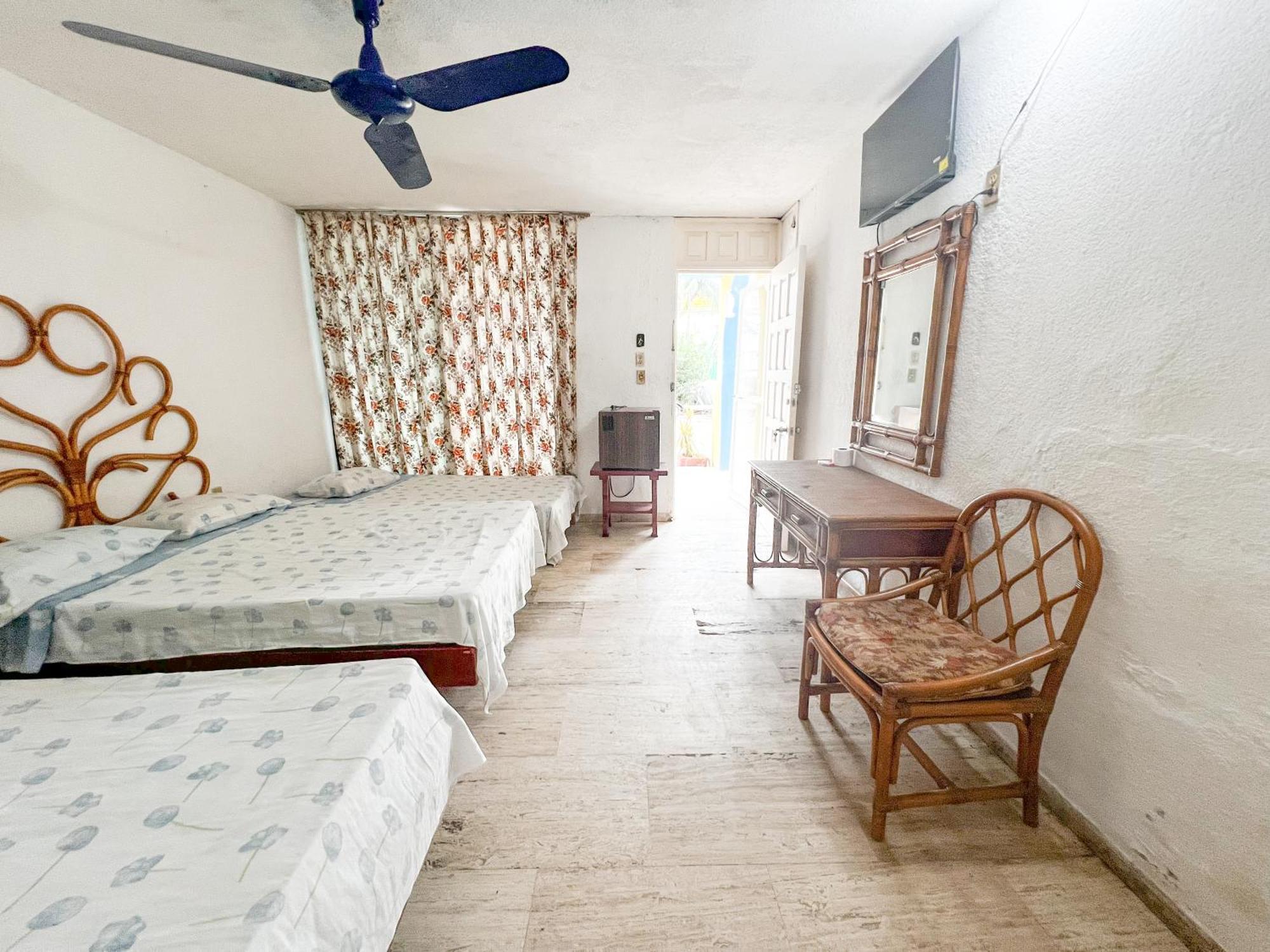 Casa De Huespedes Walton Hotel Акапулко Екстериор снимка