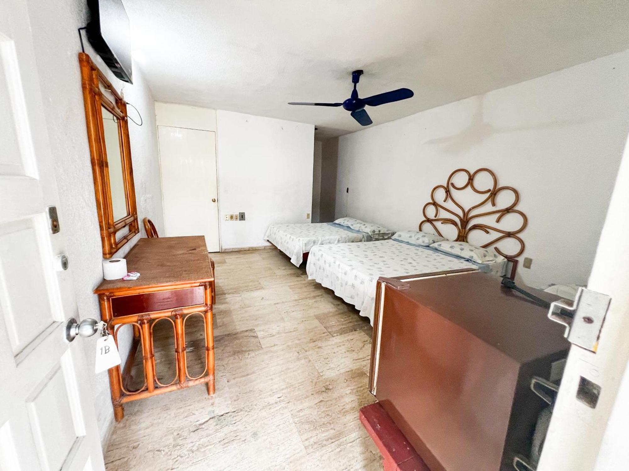 Casa De Huespedes Walton Hotel Акапулко Екстериор снимка