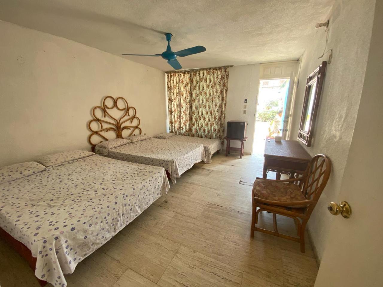 Casa De Huespedes Walton Hotel Акапулко Екстериор снимка